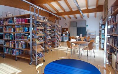 Immagine: Biblioteca di Montevaccino - Castello di Carta