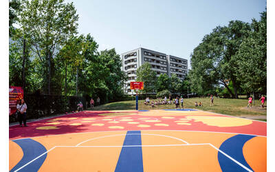 Immagine: Campo basket pallacanestro parco giardini Rita Levi Montalcini 