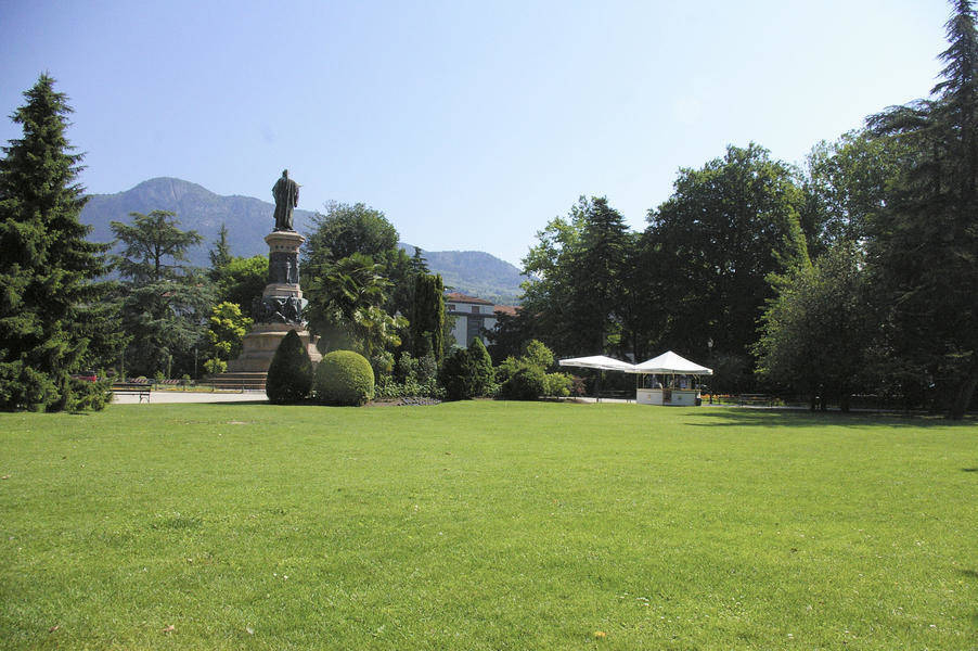 Immagine: Piazza Dante