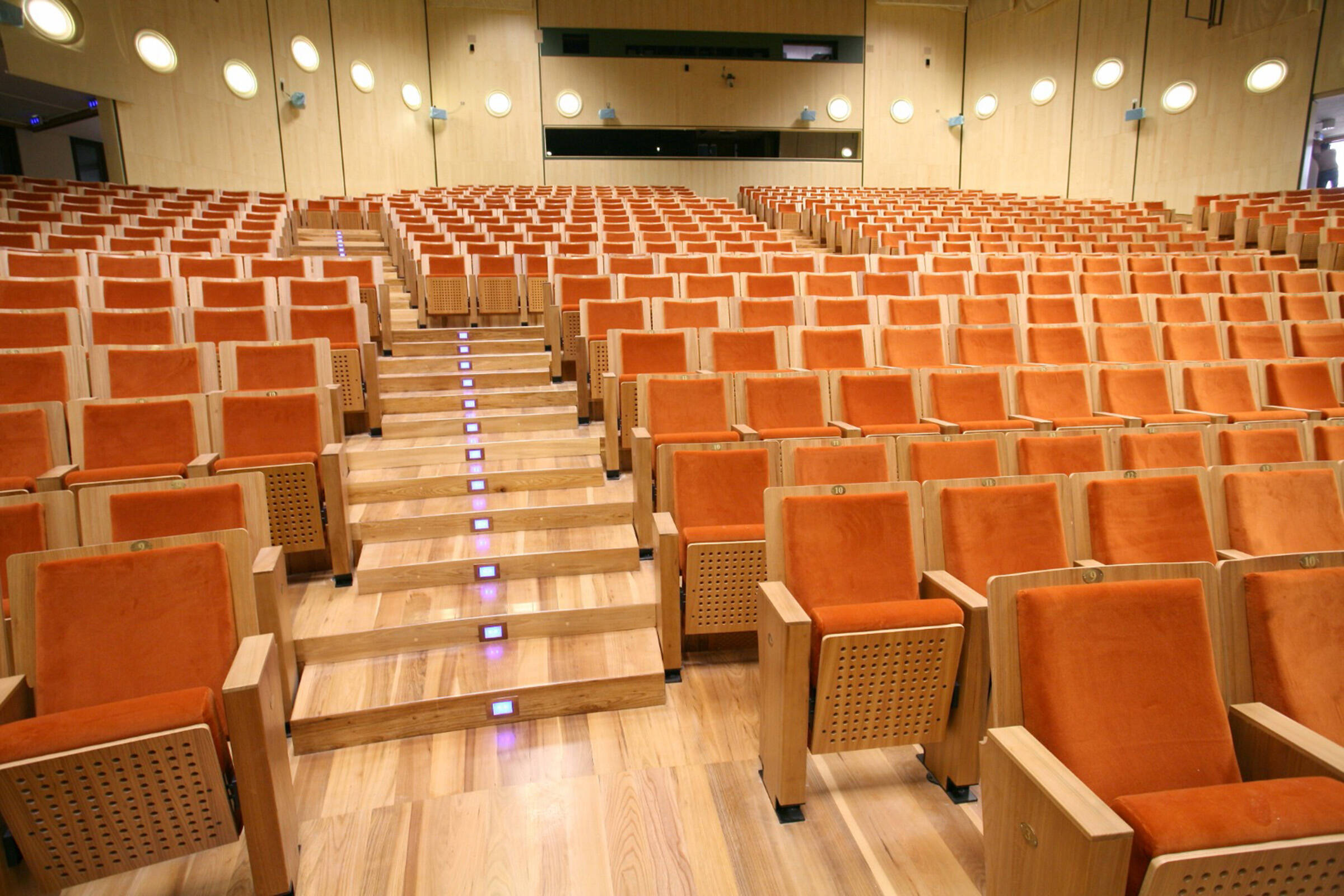 Immagine: Teatro auditorium Santa Chiara
